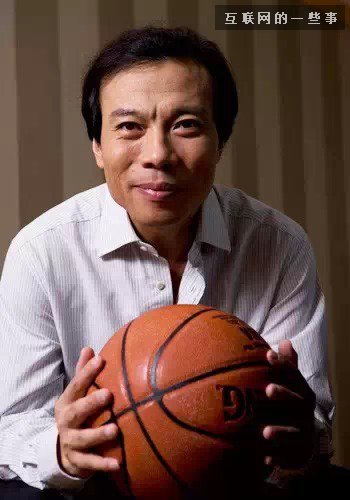 互聯網大佬都愛啥運動?馬云踢足球,雷軍沒事打打乒乓球,互聯網的一些事